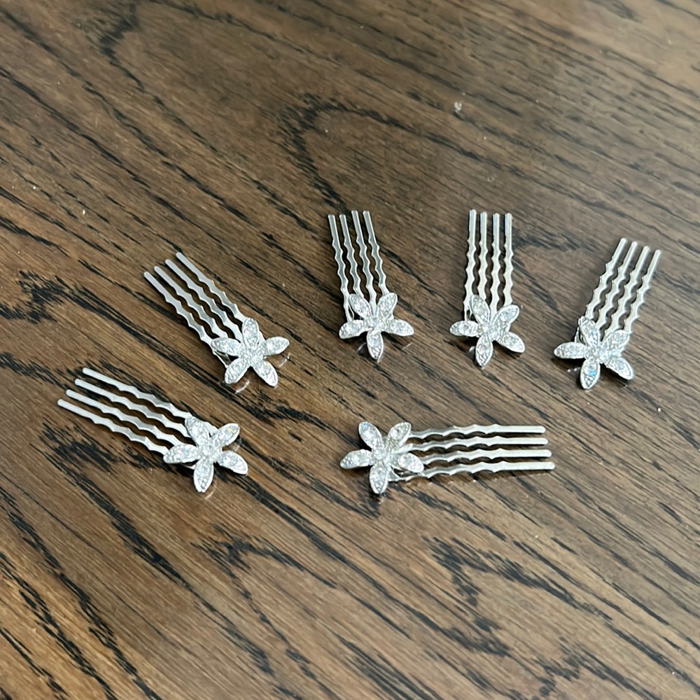 NEW ~ CRYSTAL FLOWER BUN PIN SET